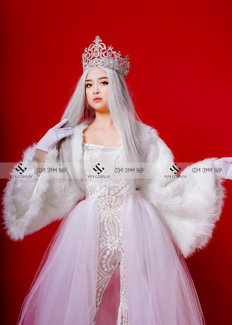 Đầm công chúa Bạch Tuyết in bông tuyết lấp lánh